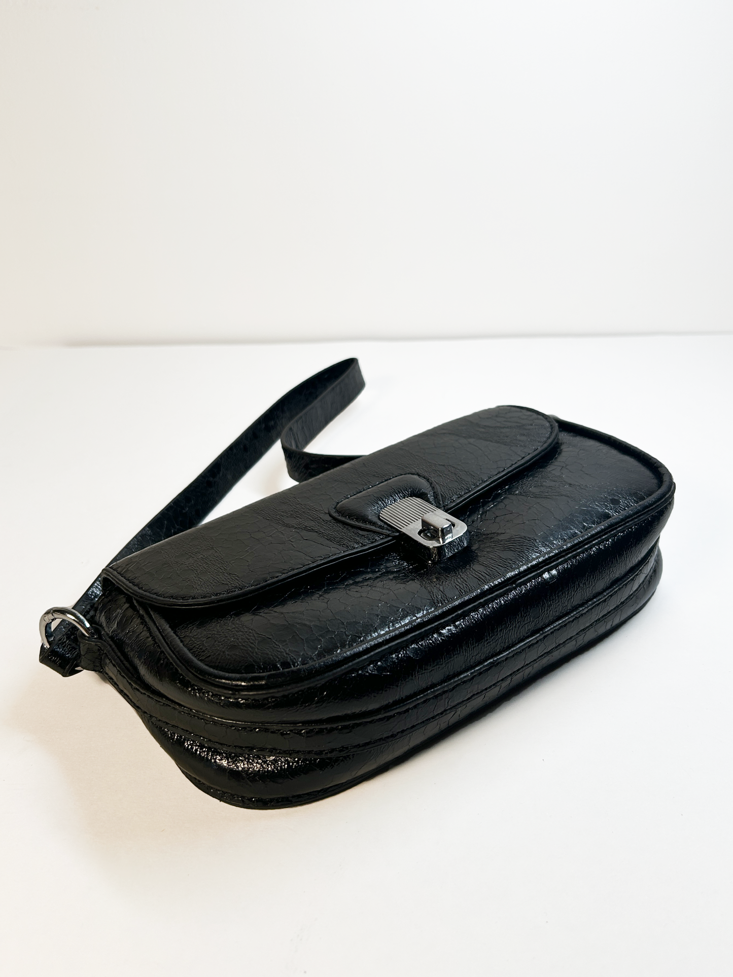 Miss Diva Black | Sling Bag