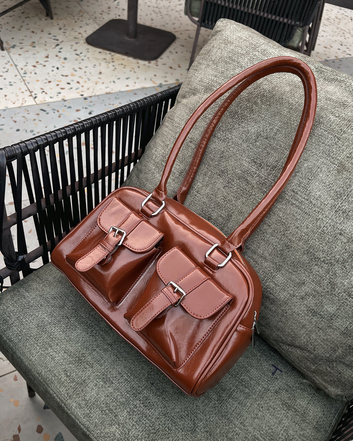 Everyday Icon | Tan Glossy Shoulder Bag